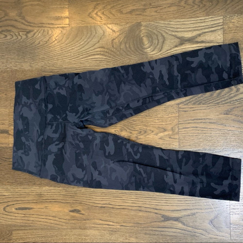Lululemon camo crop leggings